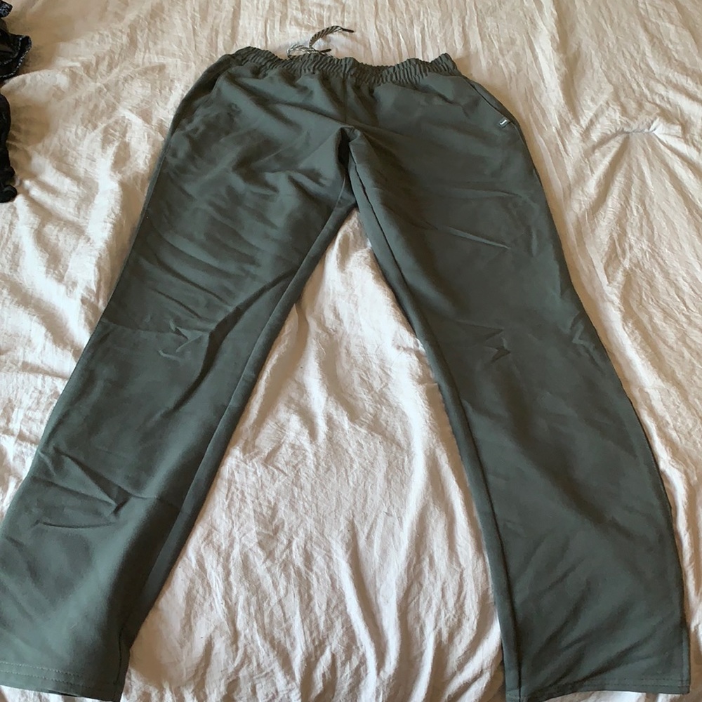 Jaanuu scrub pants